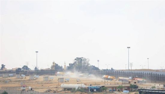 مجدداً.. إسرائيل تقصف معبر رفح