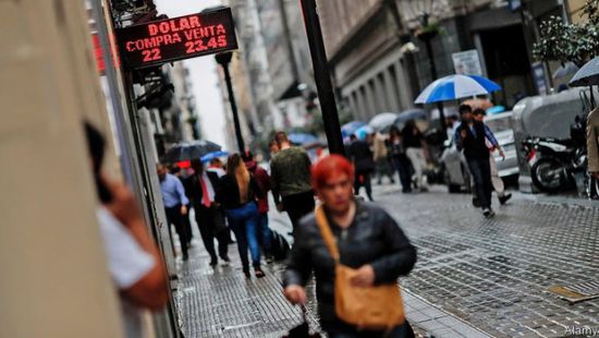 الأرجنتين تواجه أزمة اقتصادية وسط ضغوط من صندوق النقد