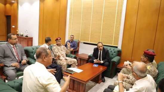 محافظ حضرموت يوجه بالارتقاء بالخدمات الملاحية في مطار الريان