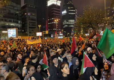 متظاهرون بمدريد ينددون باستهداف مستشفى المعمداني