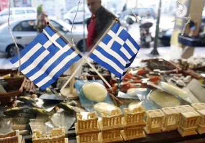 رفع التصنيف الائتماني لليونان إلى الدرجة الاستثمارية