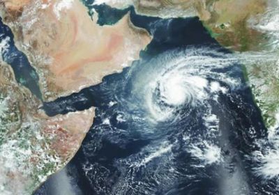 مع اقتراب "تيج".. خفر سواحل المهرة يحذر مرتادي البحر