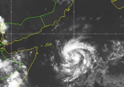 تعطيل الدراسة في المهرة ليومين ترقبا لـ"تيج" وإخلاء المدارس
