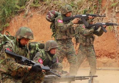 جيش بورما يشن غارات لاستعادة مواقع من المتمردين