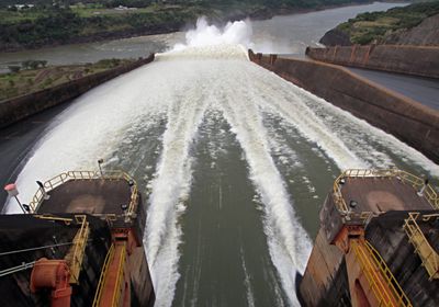 شركة تعدين ترفض دفع تعويضات عن انهيار سد في البرازيل