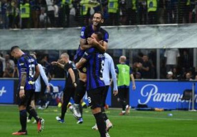 إنتر يسحق تورينو ليتصدر الدوري الإيطالي