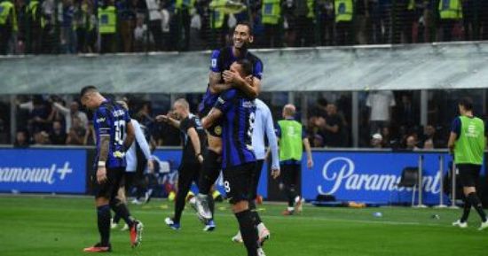 إنتر يسحق تورينو ليتصدر الدوري الإيطالي