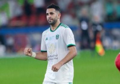 الأهلي يهزم الوحدة بثلاثية في الدوري السعودي