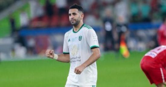 الأهلي يهزم الوحدة بثلاثية في الدوري السعودي