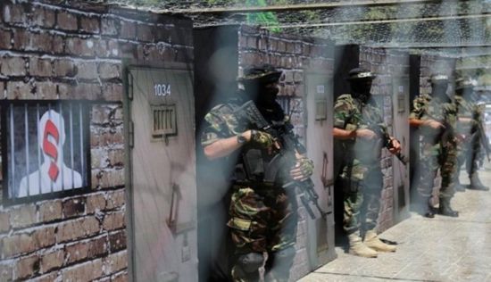 إسرائيل: ادعاء حماس رفضنا استلام رهينتين "دعاية"