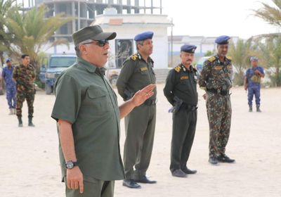العميد المنهالي يوجه أمن ساحل حضرموت بالاستعداد لـ"تيج"