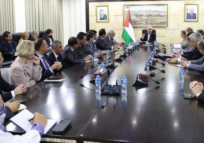 رئيس الوزراء الفلسطيني يدعو إلى جبهة موحدة ضد هجمات إسرائيل