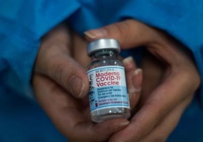 سهم "موديرنا" بأدنى مستوى في عام لتباطؤ سوق لقاحات كوفيد