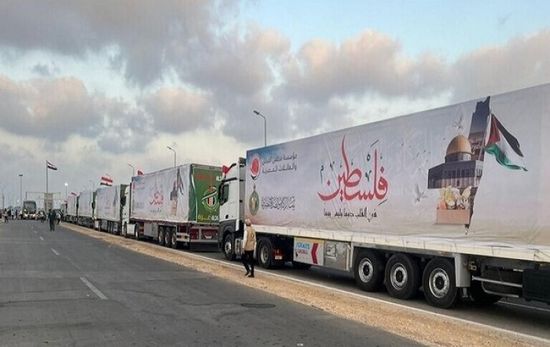 شيخ الأزهر يوجه بتسيير قافلة إغاثية إلى غزة من 18 شاحنة