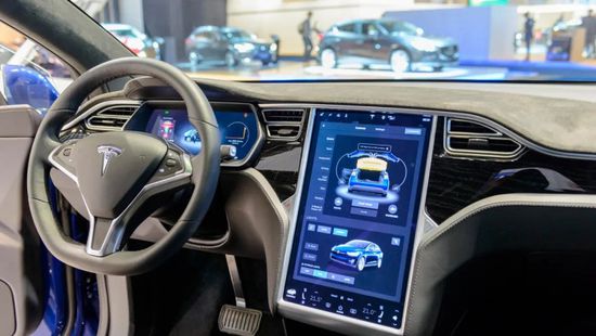 تسلا تنفق 9 مليارات دولار على توسيع إنتاجها وتطوير منتجات