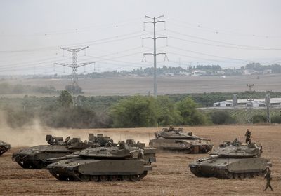 الجيش الإسرائيلي: القوات البرية داهمت مواقع لحماس في غزة