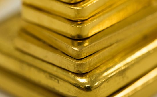 تذبذب أسعار الذهب عالميا والأوقية عند 1997 دولارا