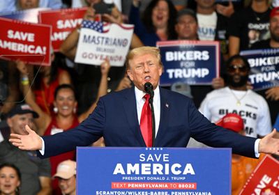 مرشح جمهوري يعلق حملته الانتخابية لدعم ترامب