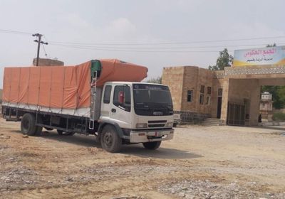 بتوجيهات محافظ حضرموت.. وصول قافلة غذائية للريدة وقصيعر