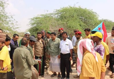 انتقالي حضرموت يتفقد المناطق المنكوبة بـ"تيج" في الريدة