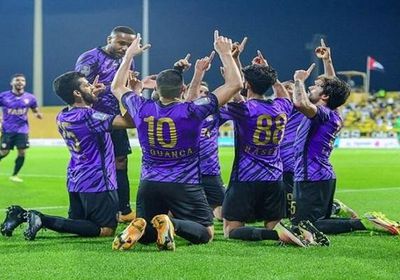 العين يتصدر الدوري الإماراتي وإنيستا يسجل ركلة جزاء ويهدر أخرى