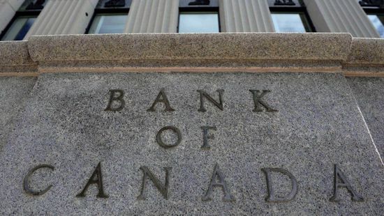 بنك كندا يقرر تثبيت سعر الفائدة دون تغيير ويتوقع تباطؤ النمو