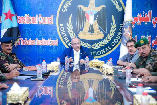 الانتقالي يطمئن على سير الحملة الأمنية في عدن