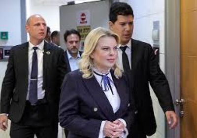 بعد منشورات تحريضية.. إيقاف مساعدة زوجة نتنياهو عن العمل