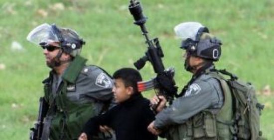 الاحتلال يعتقل طفلًا من مخيم شعفاط شمال شرق القدس