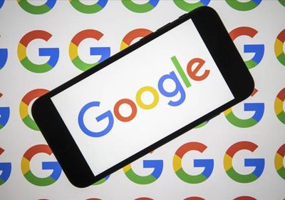 "غوغل" تدافع عن جعل محرك البحث أساسيًا بالجوالات