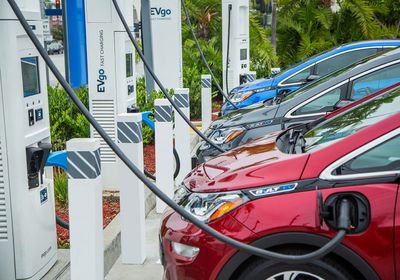 فورد تزيد عدد شواحن السيارات الكهربائية في أمريكا الشمالية