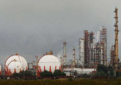 الأرجنتين تهدد الشركات بمنع تصدير النفط دون حل أزمة الوقود