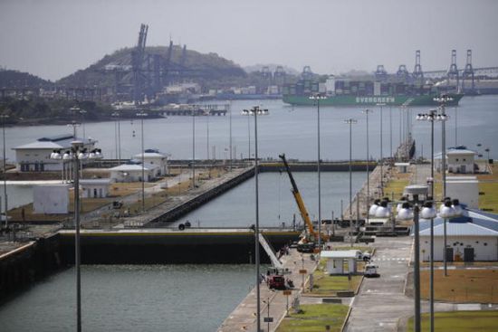 قناة بنما تخفض عدد السفن المارة بسبب الجفاف