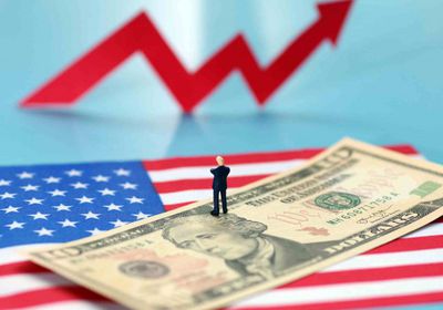 ملياردير أمريكي ينتقد الخزانة الأمريكية لإصدار سندات قصيرة الأجل