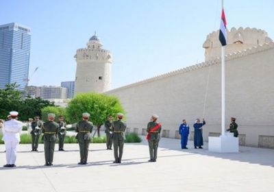في يوم العلم.. محمد بن زايد: ستظل راية الإمارات عالية خفاقة ورمزاً للتقدم