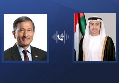 وزير خارجية الإماراتي يبحث مع نظيره في سنغافورة التطورات بالمنطقة