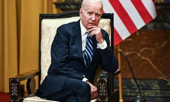 بايدن يرحب باتفاقات بين نقابة عمال السيارات والشركات العملاقة