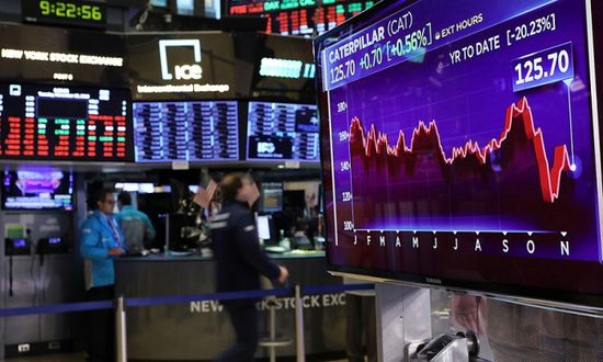 محللون: سوق الأسهم الأمريكية على وشك التحول إلى اتجاه صعودي