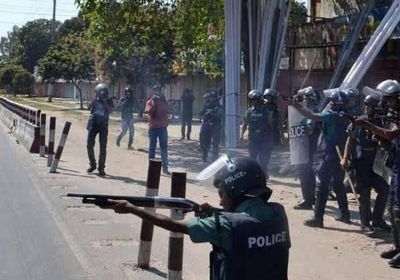 مواجهات في بنغلادش بين الشرطة وعمّال مضربين