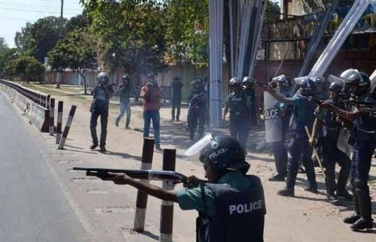 مواجهات في بنغلادش بين الشرطة وعمّال مضربين