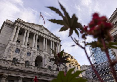 بنك إنجلترا المركزي يرجح  تراجع التضخم في 2024
