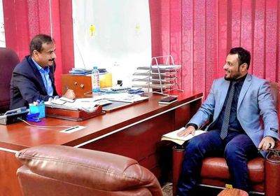 محافظ شبوة وتنفيذية الانتقالي يناقشان فرص التعاون المشترك