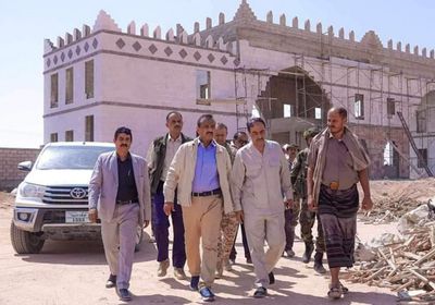 محافظ شبوة يتابع تطورات الأعمال الإنشائية بحرم جامعة المحافظة