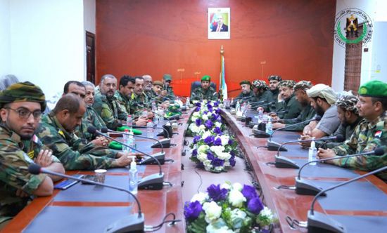 قيادة الحزام الأمني تتابع سير الحملة الأمنية في عدن