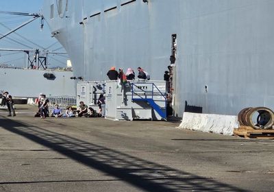 متظاهرون بأمريكا يمنعون توجه سفينة مساعدات لإسرائيل