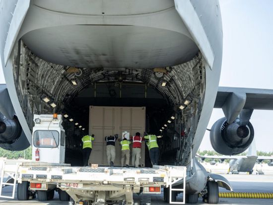 لليوم الثاني.. الإمارات تواصل شحن المستشفى الميداني إلى غزة