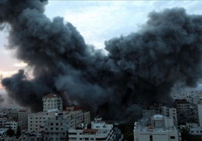غارات إسرائيلية تستهدف حي الرمال ومخيم جباليا بغزة