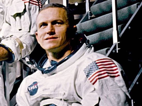 وفاة رائد الفضاء فرانك بورمان قائد مهمة "أبولو 8"