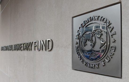 النقد الدولي يدعو البنوك المركزية للحفاظ على ارتفاع أسعار الفائدة