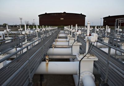 صندوق تحوط يتوقع تراجع أسعار النفط مع زيادة الإمدادات